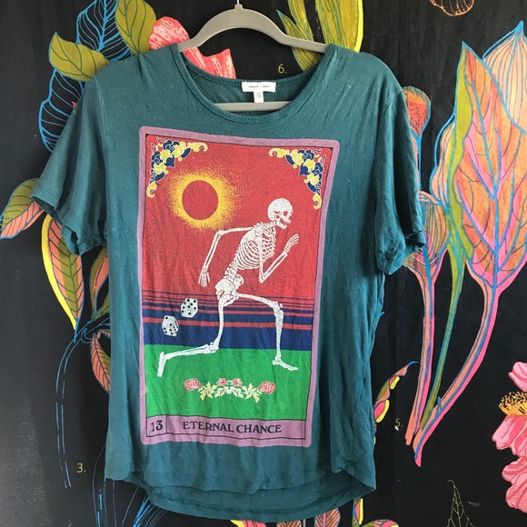 Tee ✨ - Picture 2 of 2